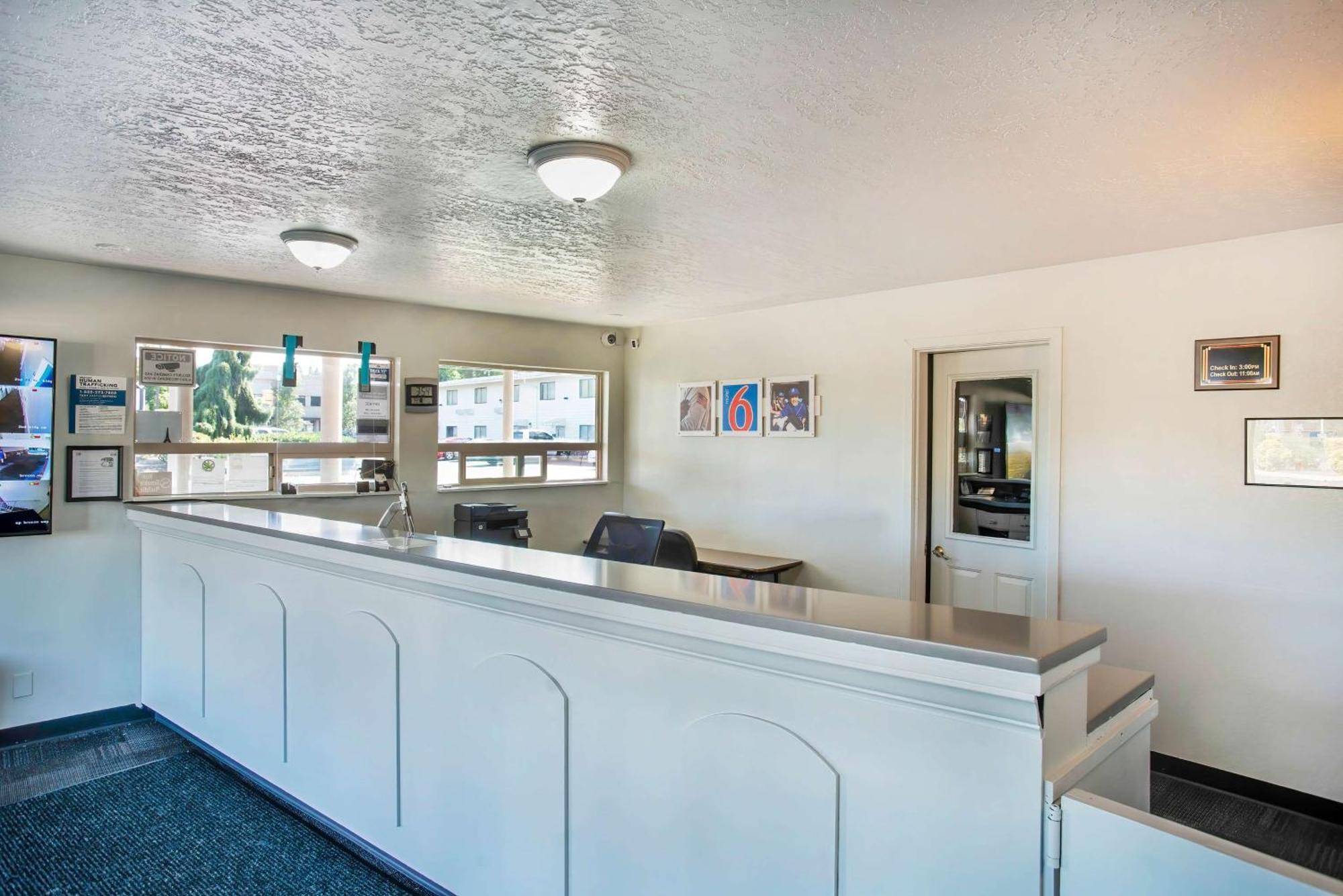Motel 6-Gresham, Or - Portland Dış mekan fotoğraf